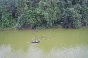 Lake-Duluti-canoeing-05